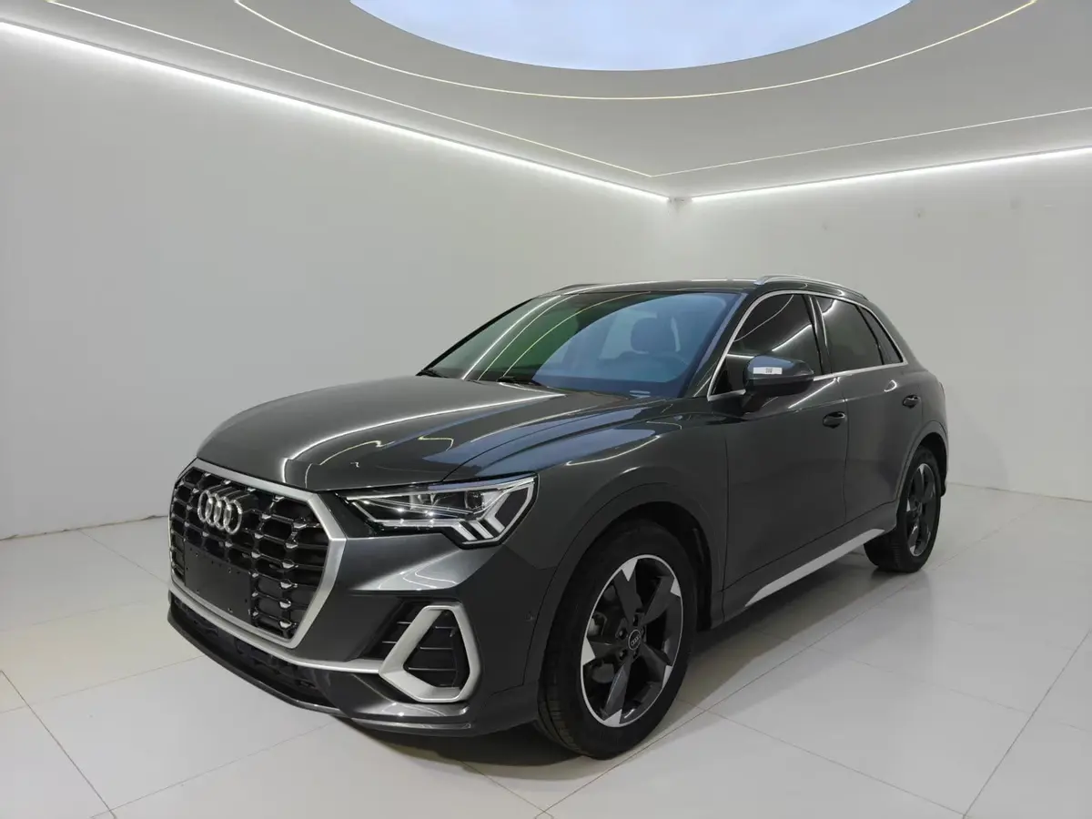 Audi Q3 2022 модельного года, 35 TFSI, комплектация «Спортивная»