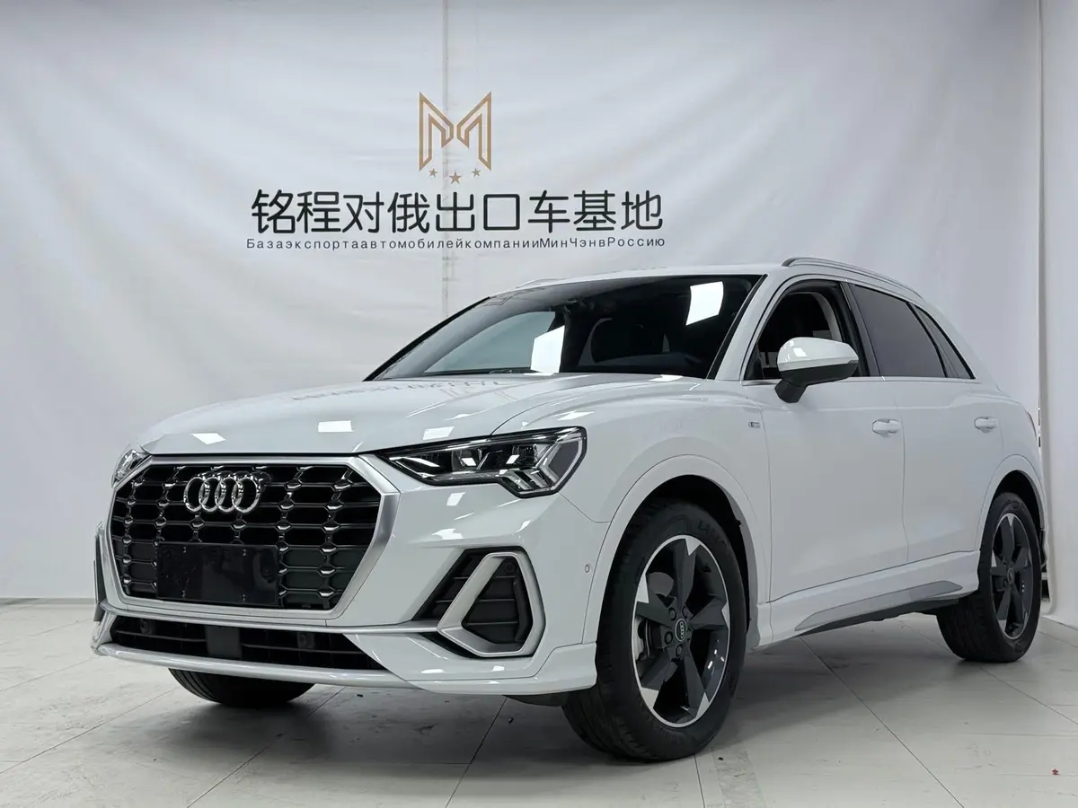 Audi Q3 2022 модельного года, 35 TFSI, комплектация «Спортивная», экологический класс China VI