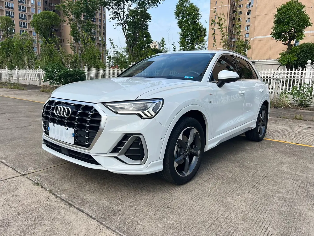 Audi Q3 2022 модельного года, комплектация «Спортивная»