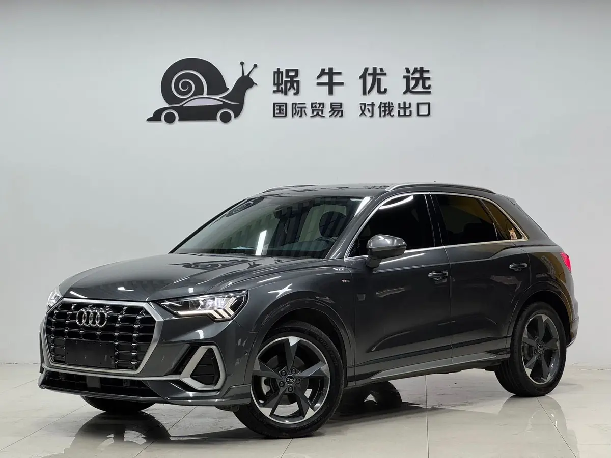 Audi Q3 2022 модельного года, 35 TFSI, комплектация «Спортивная»