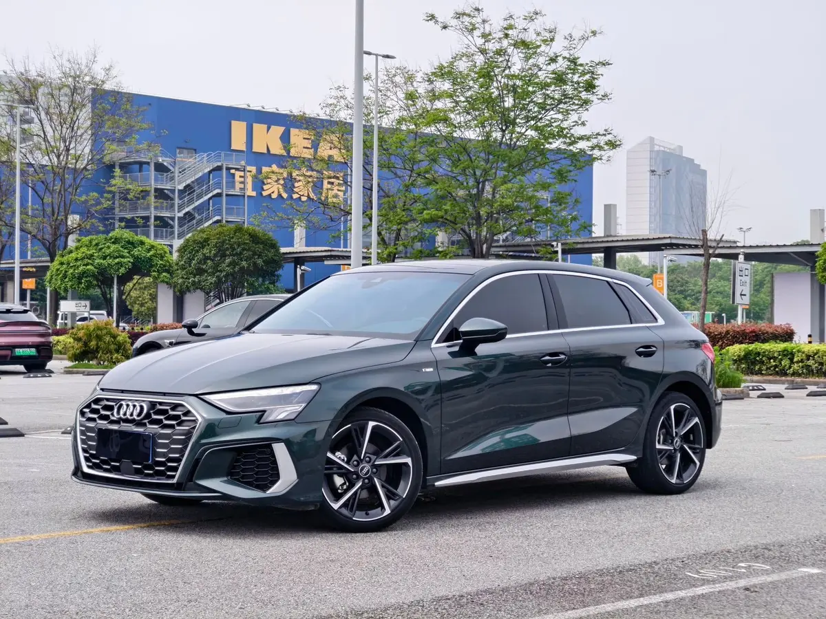 Audi A3 (VIN: 550312), 2023 модельного года, рестайлинг A3 Sportback 35 TFSI, комплектация «Спортивная»