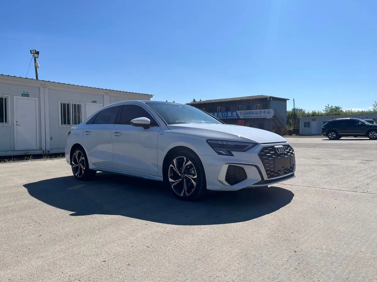 Audi A3 Limousine, 2022 модельного года, 35 TFSI, комплектация Люкс-спортивная