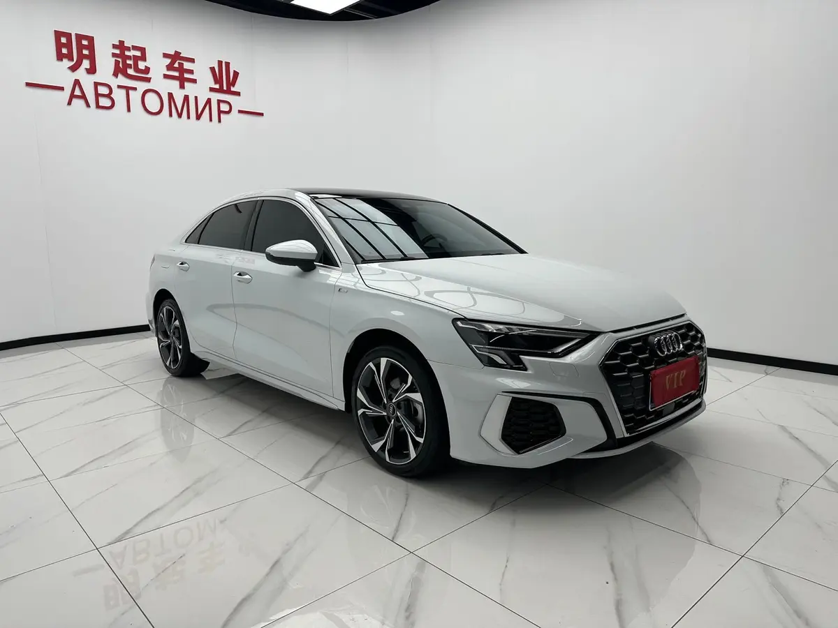 Audi A3, 2023 модельного года (рестайлинг), A3L Limousine 35 TFSI, комплектация Люкс-спортивная
