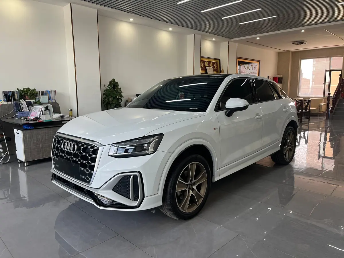 Audi Q2L 2022 модельного года, 35 TFSI, комплектация «Спортивная»
