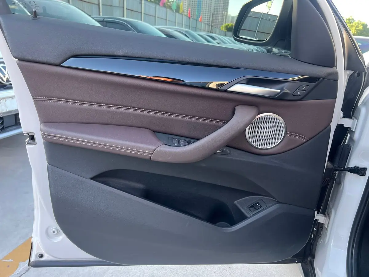 BMW X1, 2022, sDrive20Li, Стильная