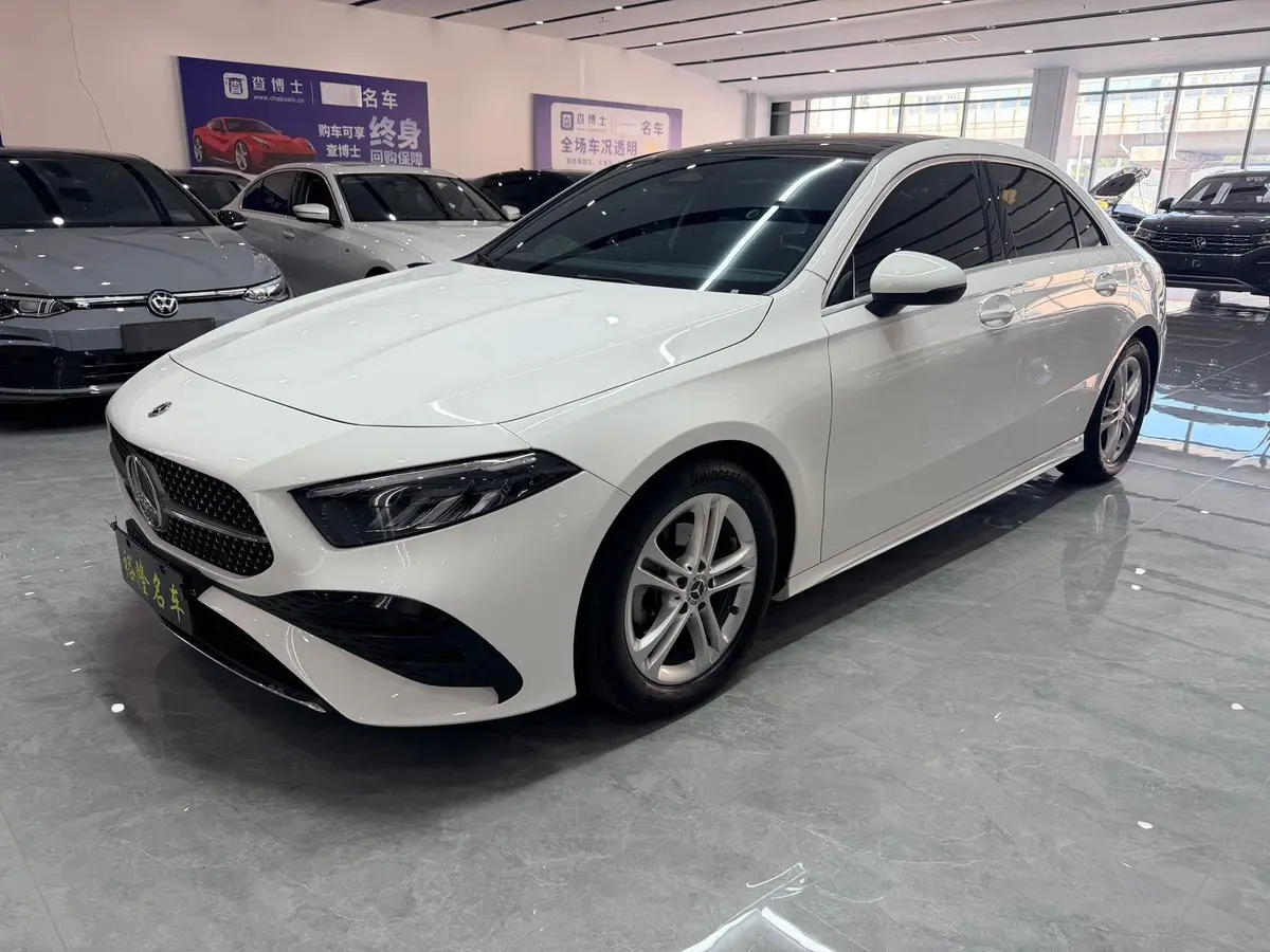 Mercedes-Benz A-Class 180 L, 2023 модельного года, спортивный седан
