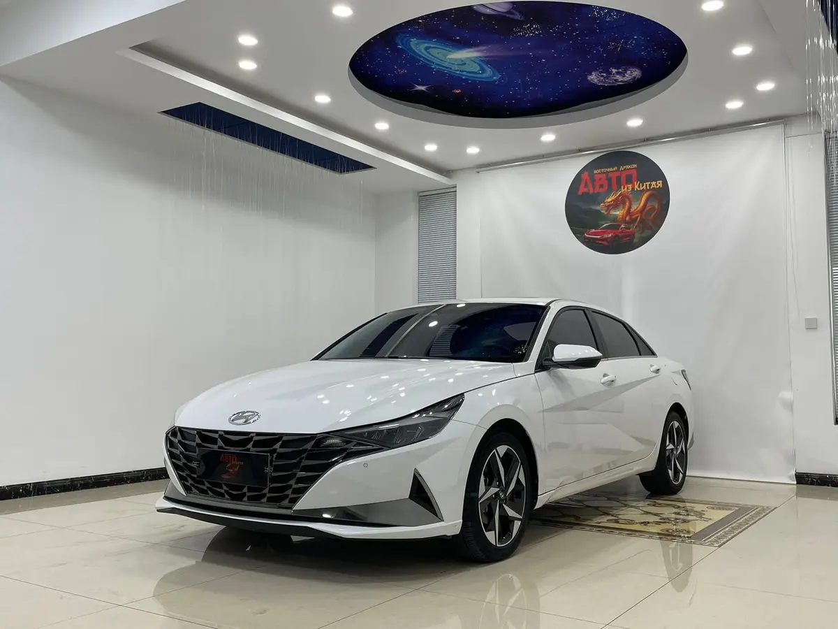 Hyundai Elantra, 2022 модельного года, 1.5L CVT LUX, комплектация «Люкс»
