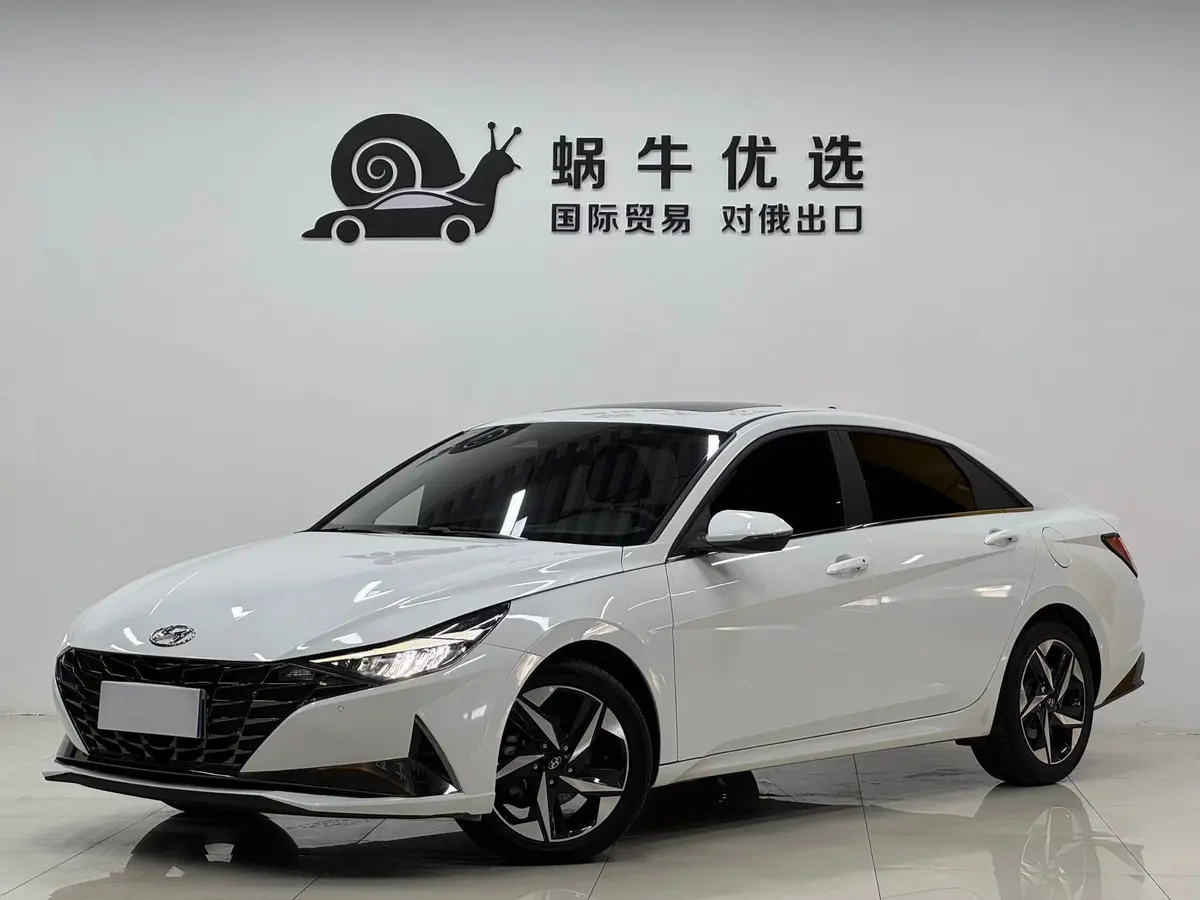 Hyundai Elantra, 2022 модельного года, 1.5L CVT LUX, комплектация «Люкс»