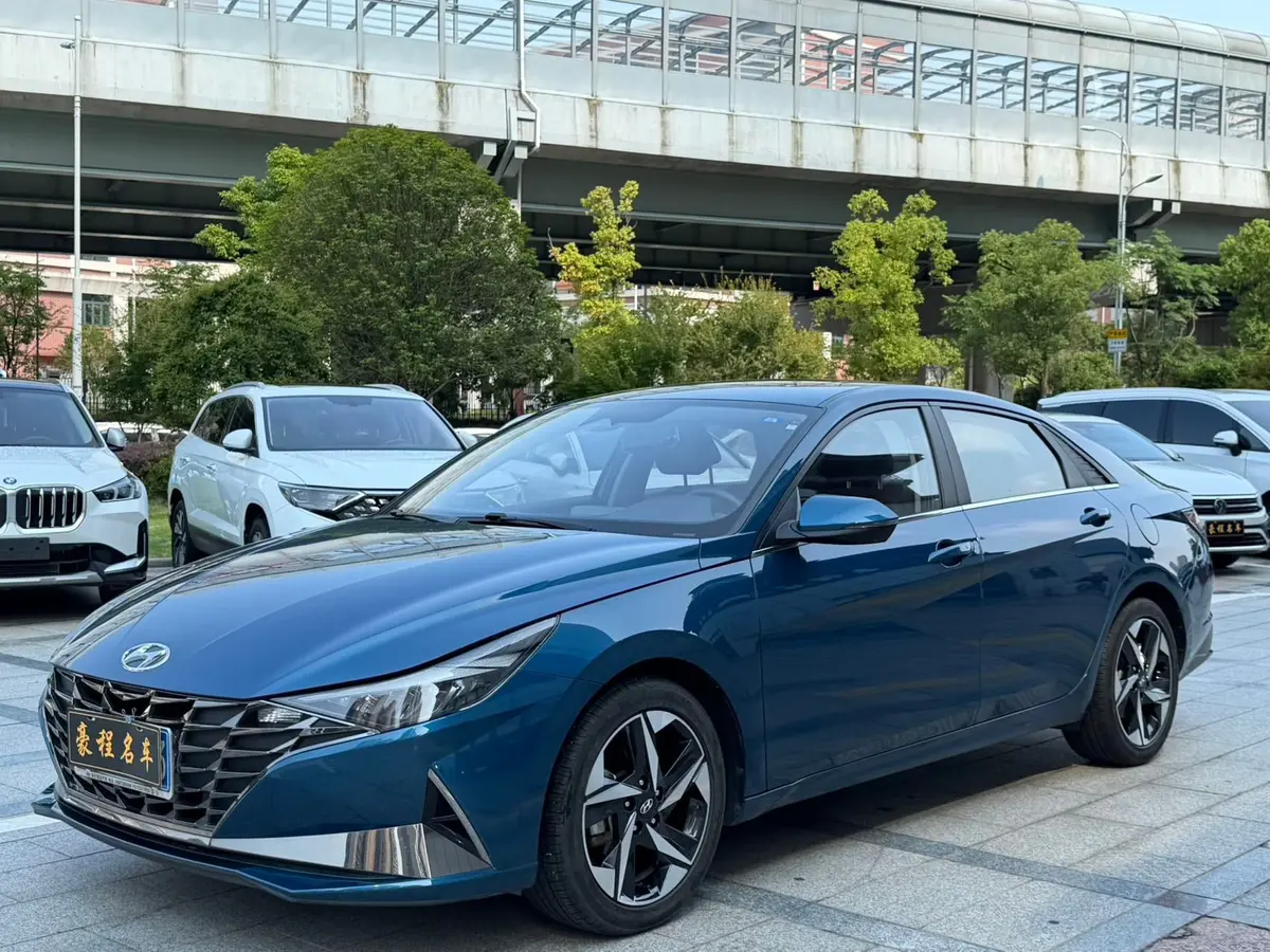 Hyundai Elantra, 2021 модельного года, 1.5L, CVT, комплектация «LUX (Премиум)»