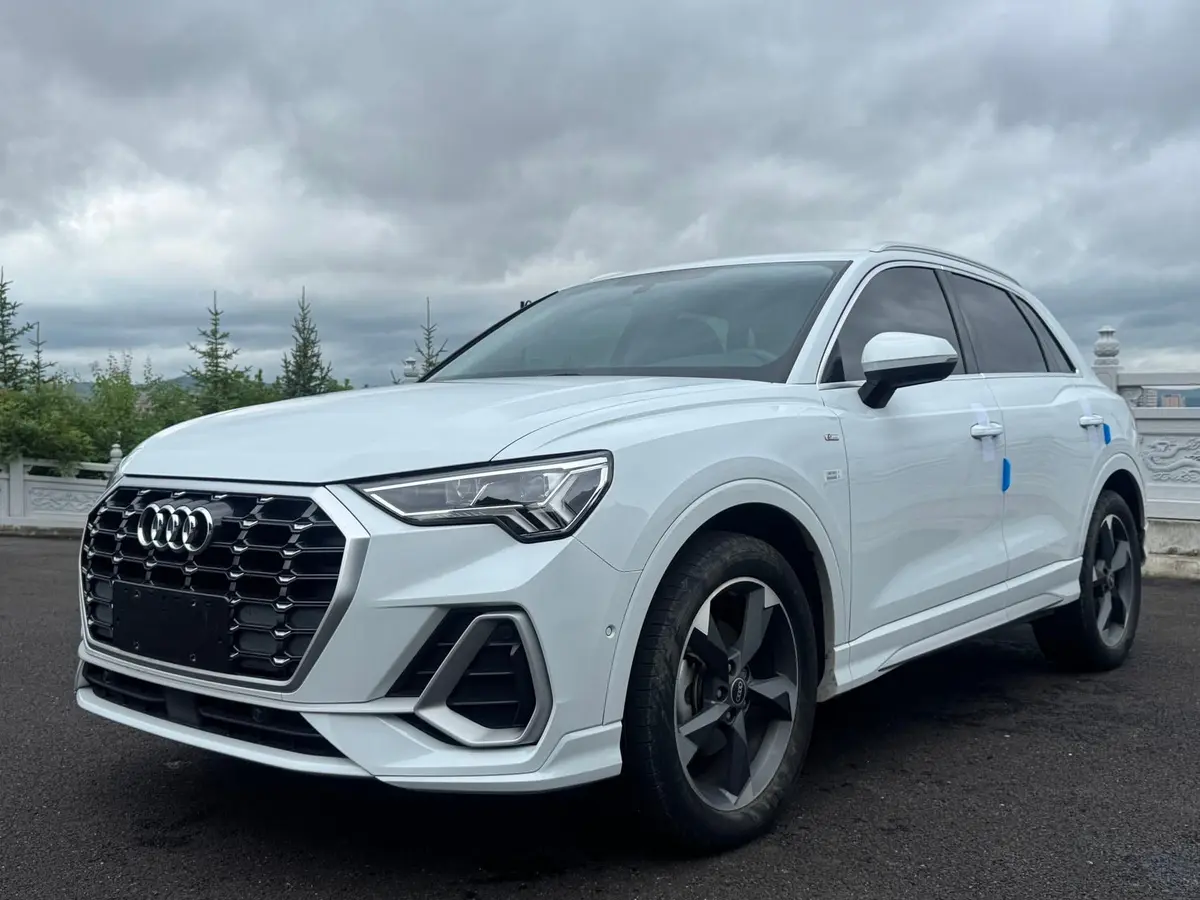 Audi Q3 2022 модельного года, 35 TFSI, комплектация «Спортивная», экологический класс China VI