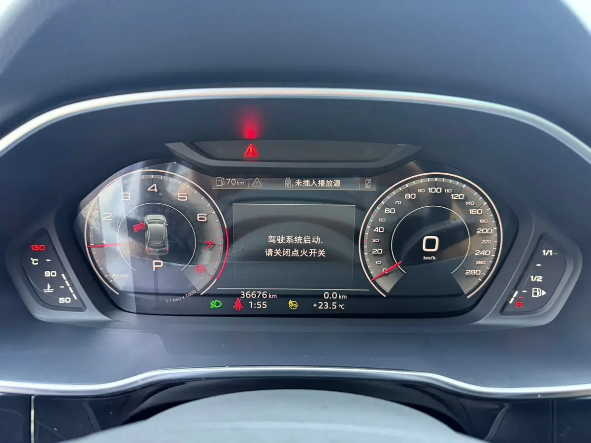 Audi Q3 2022 модельного года, 35 TFSI, комплектация «Спортивная», экологический класс China VI