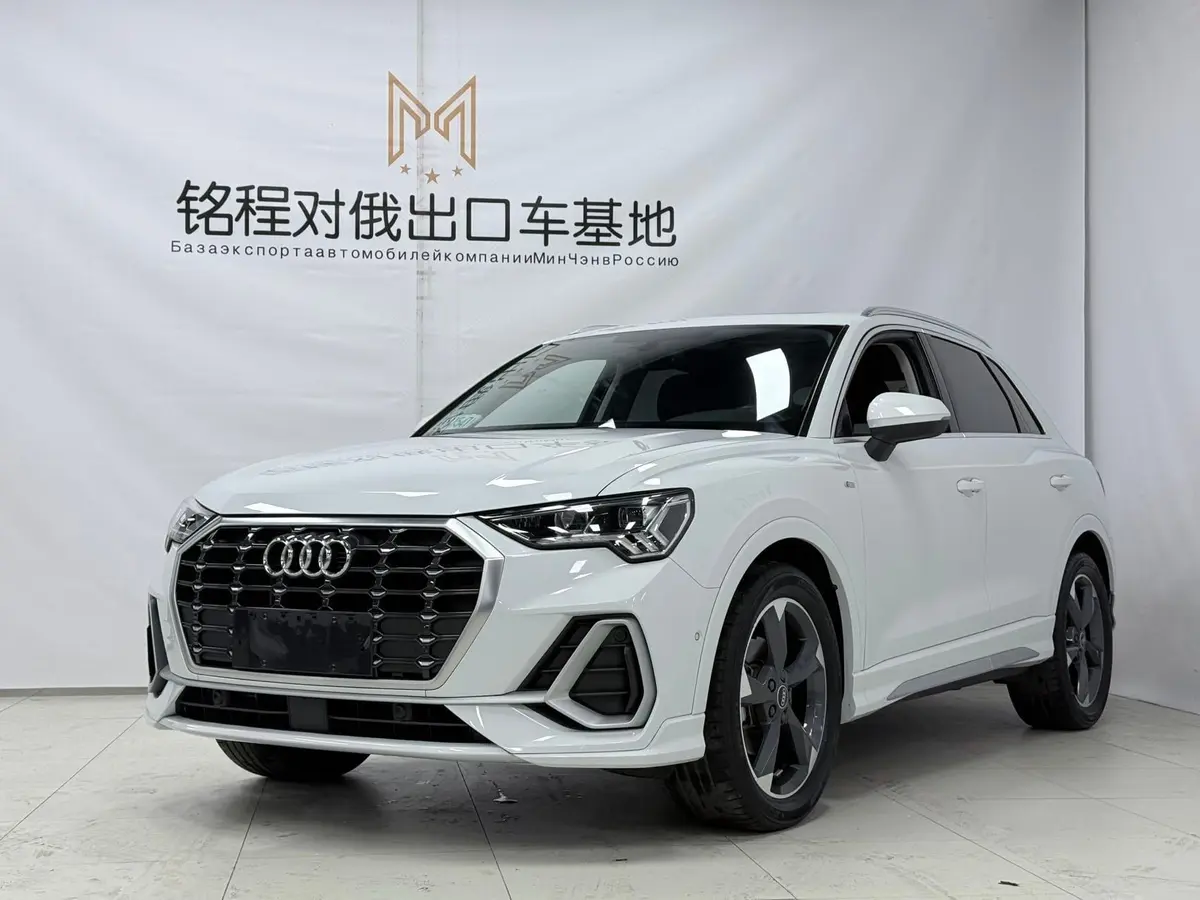 Audi Q3 2022 модельного года, 35 TFSI, комплектация «Спортивная», экологический класс China VI