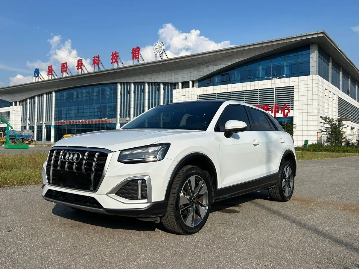 Audi Q2L 2022 модельного года, 35 TFSI, комплектация «Спортивная»