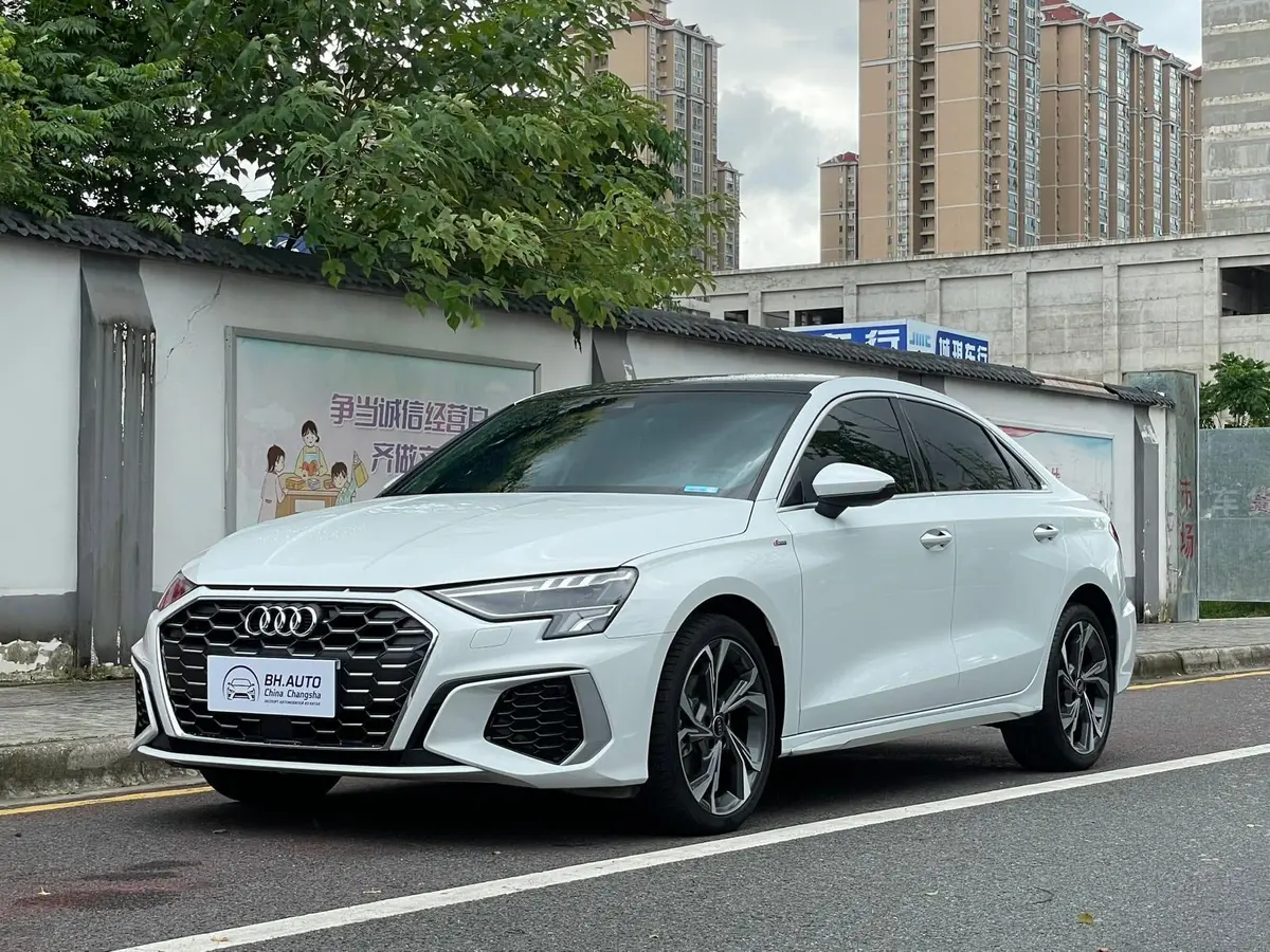 Audi A3, 2023 модельного года (рестайлинг), A3L Limousine 35 TFSI, комплектация Люкс-спортивная