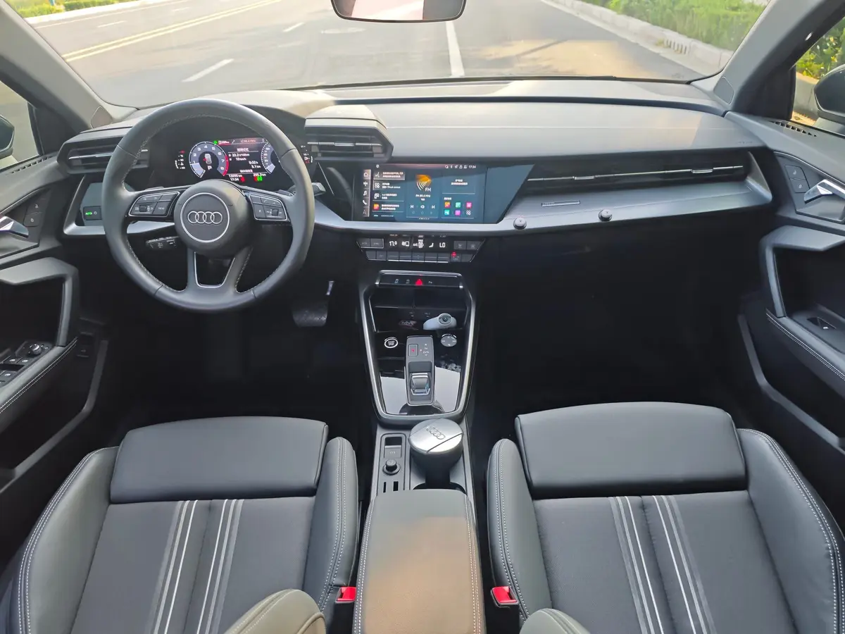 Audi A3 2023 модельного года, Sportback 35 TFSI, комплектация «Спортивная»