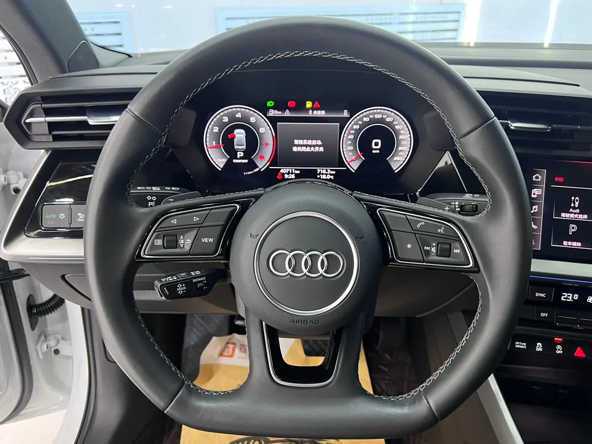 Audi A3, 2023 модельного года (рестайлинг), A3L Limousine 35 TFSI, комплектация Люкс-спортивная