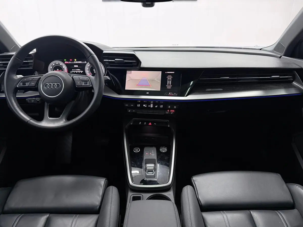 Audi A3L Limousine, 2023 модельного года, 35 TFSI, комплектация Люкс-элегантная