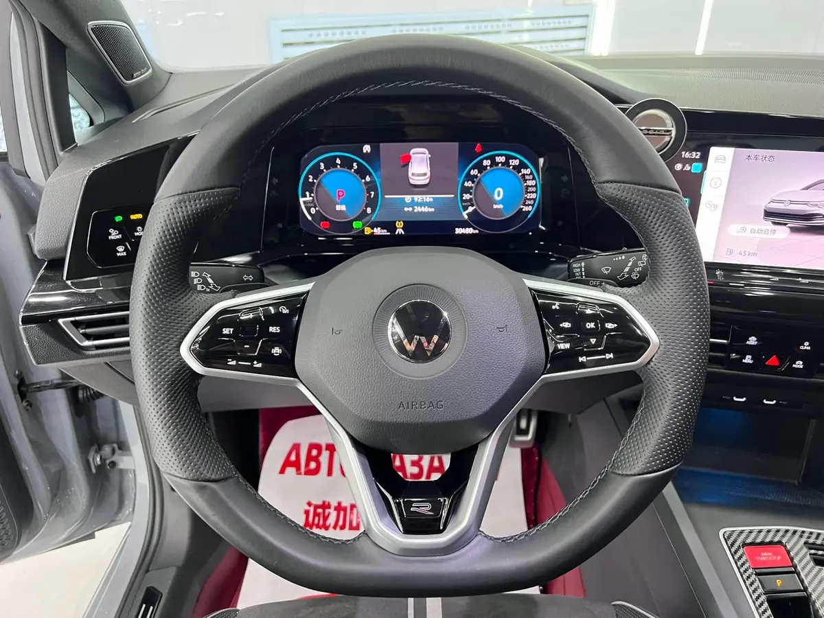 Volkswagen Golf, 2023, 1.4T R-Line Lite