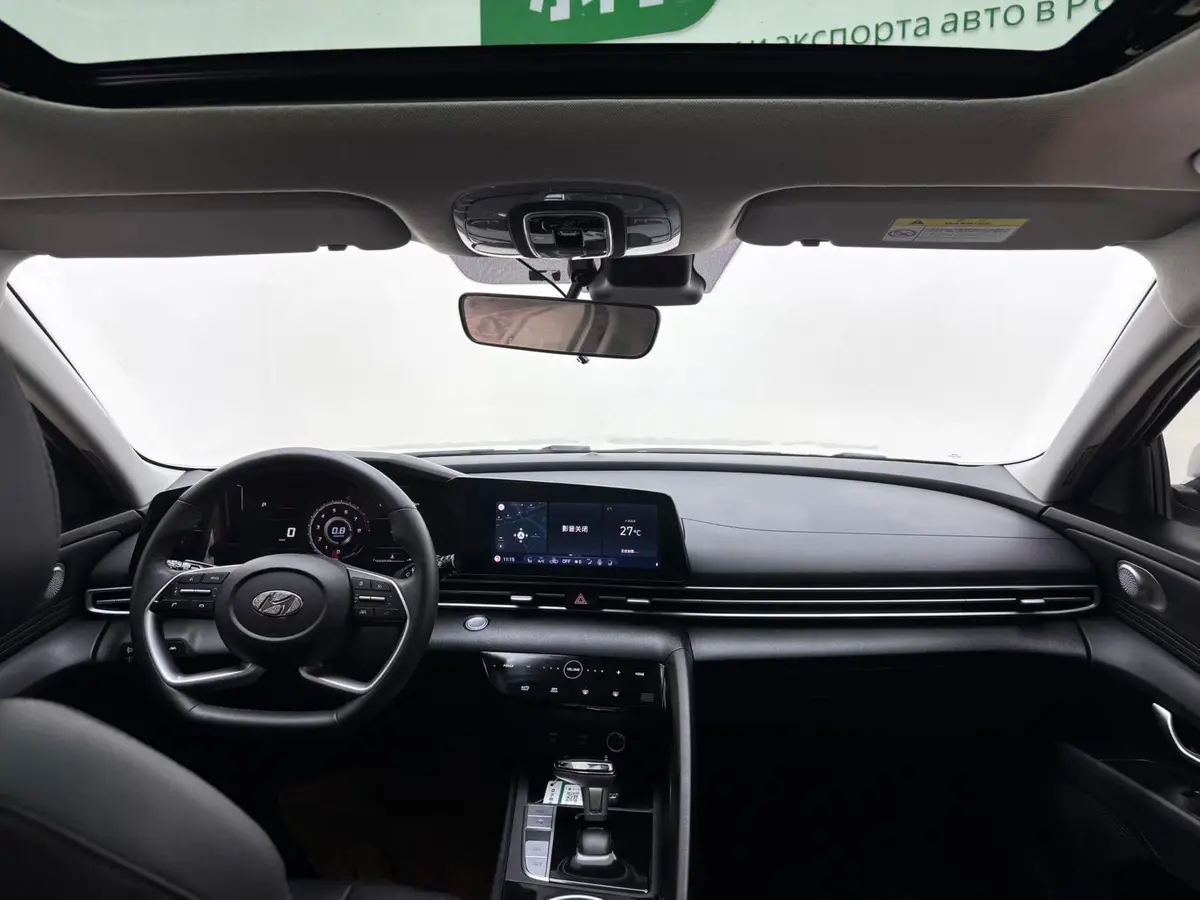 Hyundai Elantra, 2022 модельного года, 1.5L CVT LUX, комплектация «Люкс», экологический класс China VI