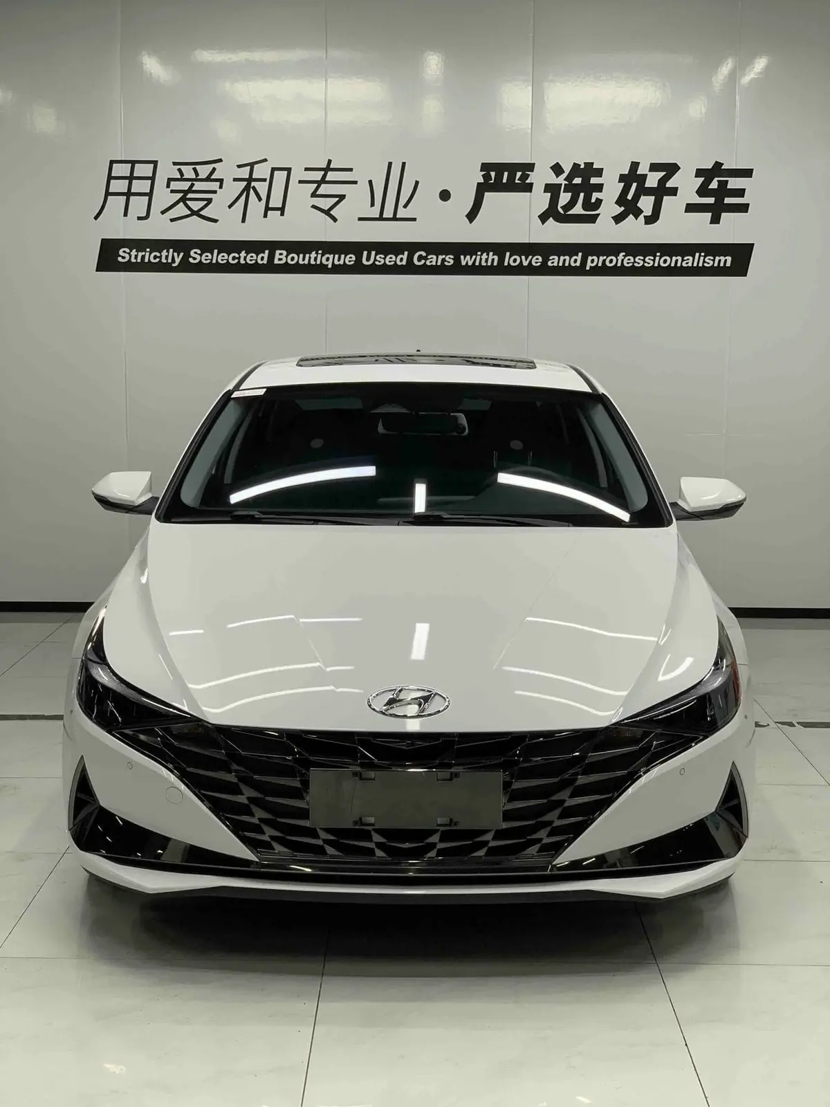 Hyundai Elantra, 2022 модельного года, 1.5L CVT LUX, комплектация «Люкс», экологический класс China VI
