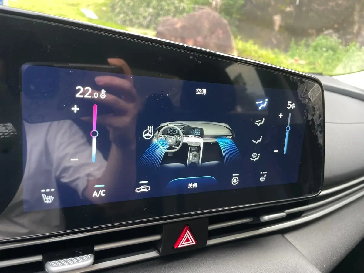 Hyundai Elantra, 2022 модельного года, комплектация «Премиум»