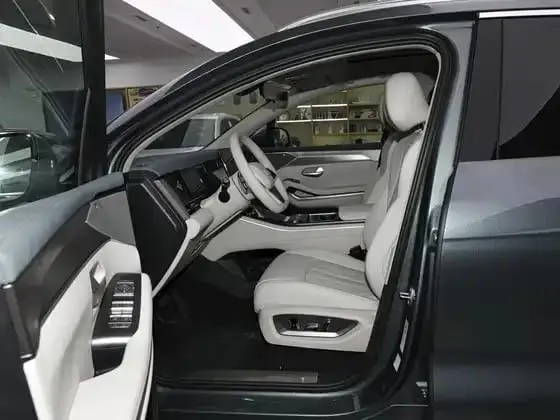 Tang L EV 2025 670KM LiDAR Premium Edition, Задний привод