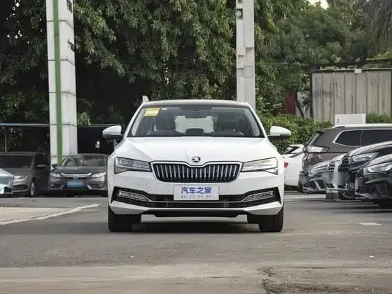 Skoda Superb 2025 TSI280 DSG Премиум Передний привод