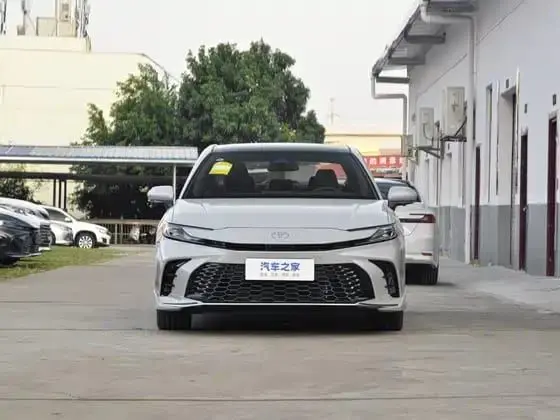 Camry 2026 2.0L Гибрид Спорт Plus Передний привод