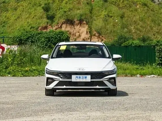 Hyundai Elantra 2023 1.5L CVT GLX Экзекутив Передний привод