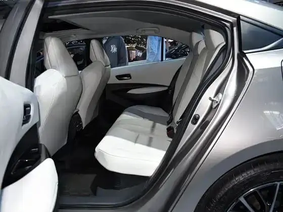 Toyota Corolla 2026 1.8L Гибрид Флагман Вариатор Передний привод