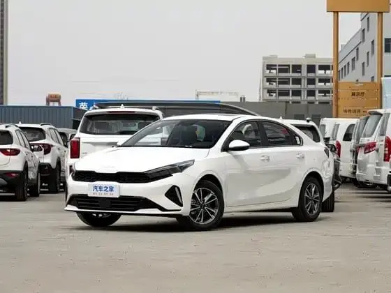 Kia K3 2024 1.5L CVT Делюкс Смарт Передний привод