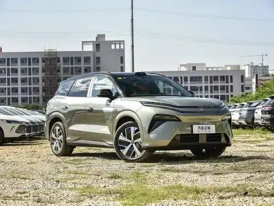 Tang L EV 2025 670KM LiDAR Flagship Edition, Задний привод