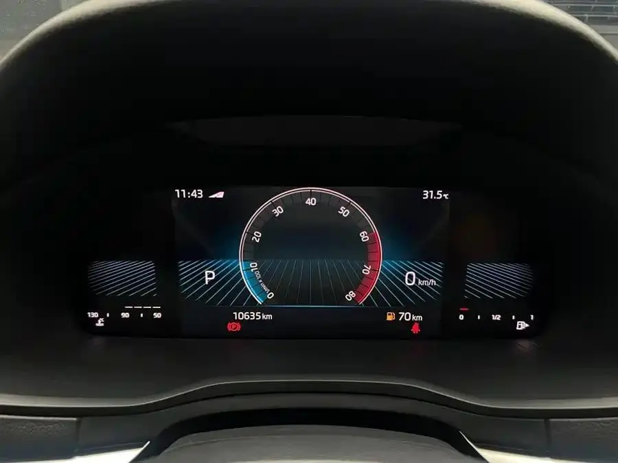 Skoda Karoq 2022 TSI280 Prestige Edition 1.4T АКПП Передний привод