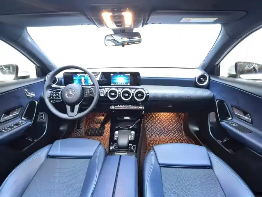 A级 2022款 A 180 L 运动轿车 1.3T 自动 前置前驱
