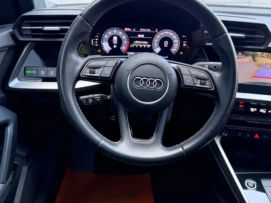 Audi A3 2022 A3L Limousine 35 TFSI Sport Fashion 1.4T АКПП Передний привод (Седан удлинённой версии)