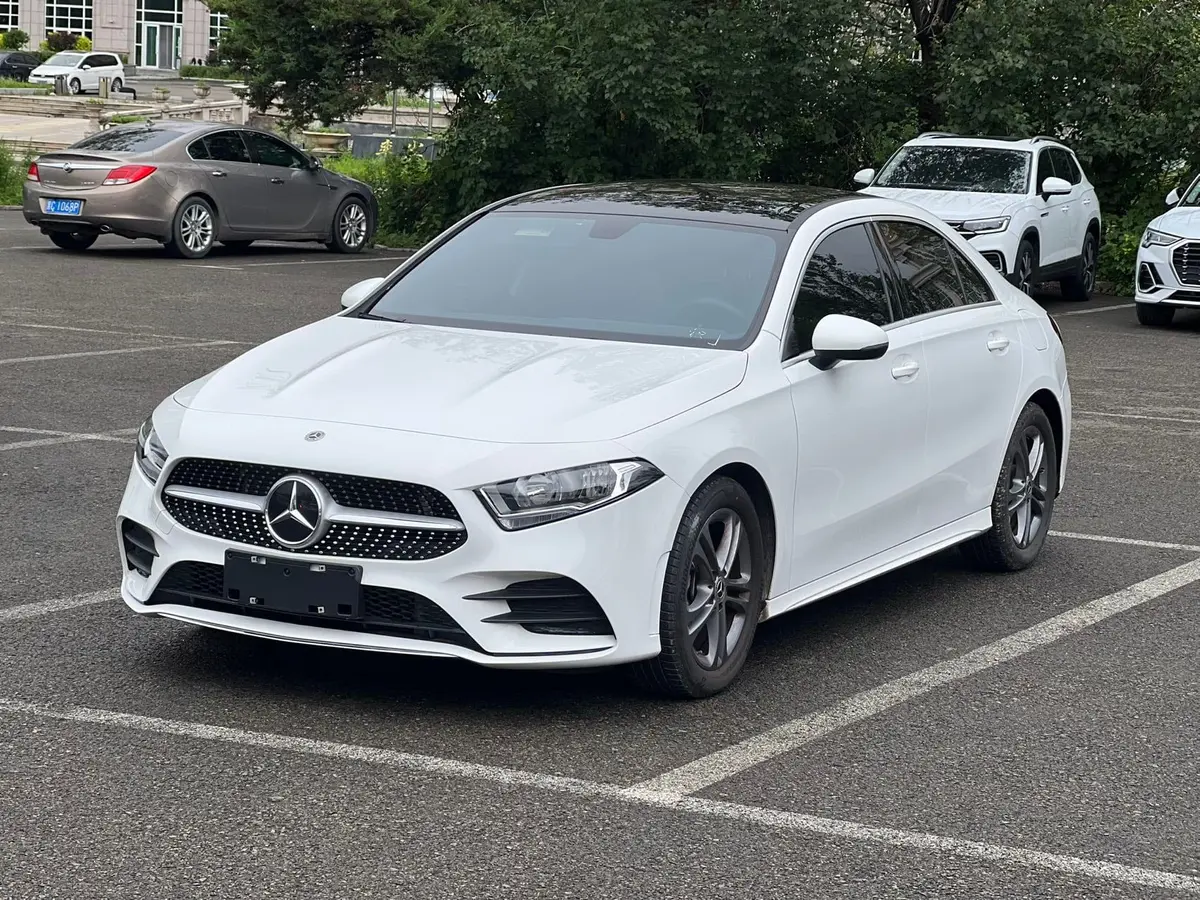 Mercedes-Benz A-Class 2022 модельного года, A 180 L, 1.3T, АКПП