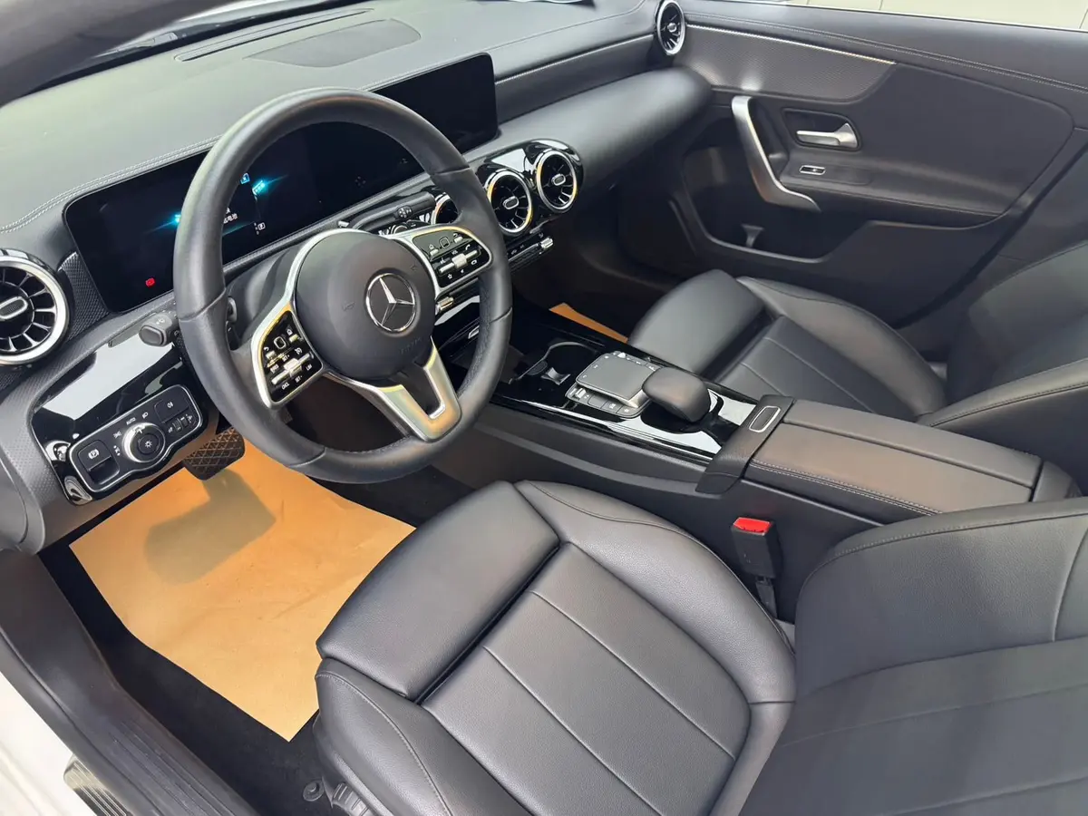 Mercedes-Benz A-Class A 180 L 2022, Sport Sedan