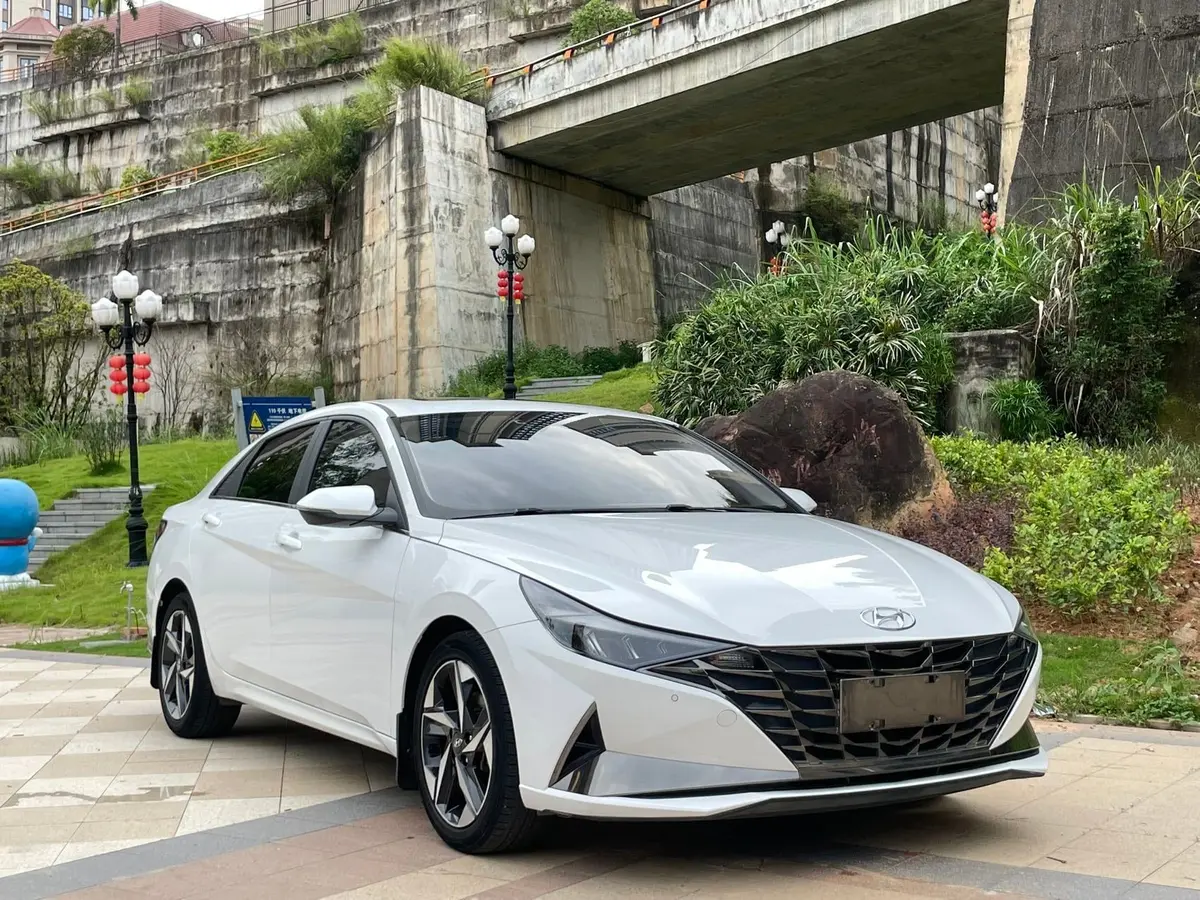 Hyundai Elantra, 2022 модельного года, комплектация «Премиум»