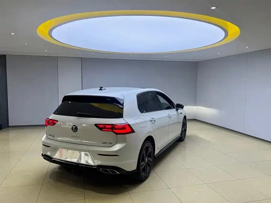 Golf 2023 280TSI DSG R-Line 1.4T АКПП Передний привод