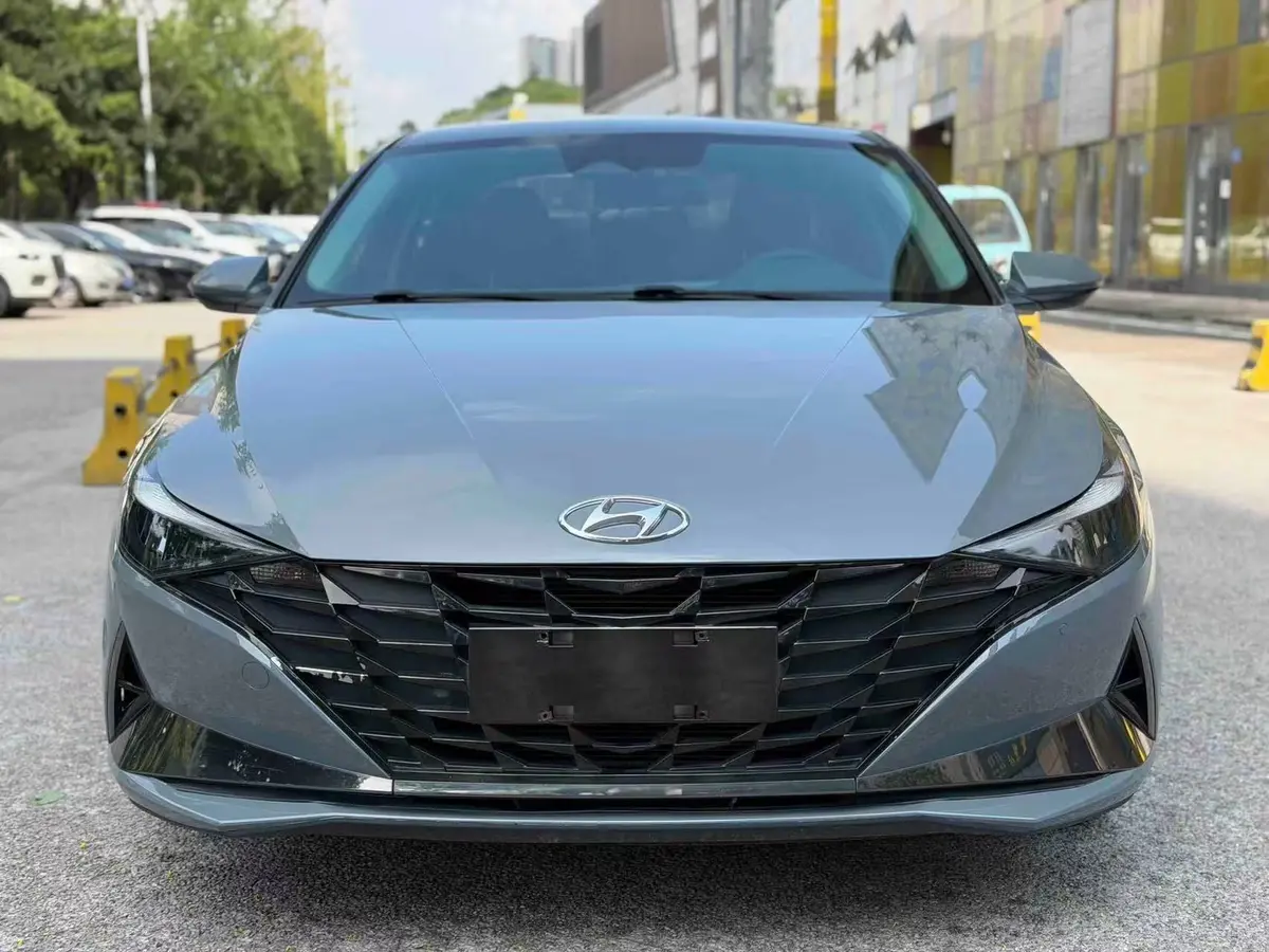 伊兰特 2022款1.5L CVT LUX尊贵版
