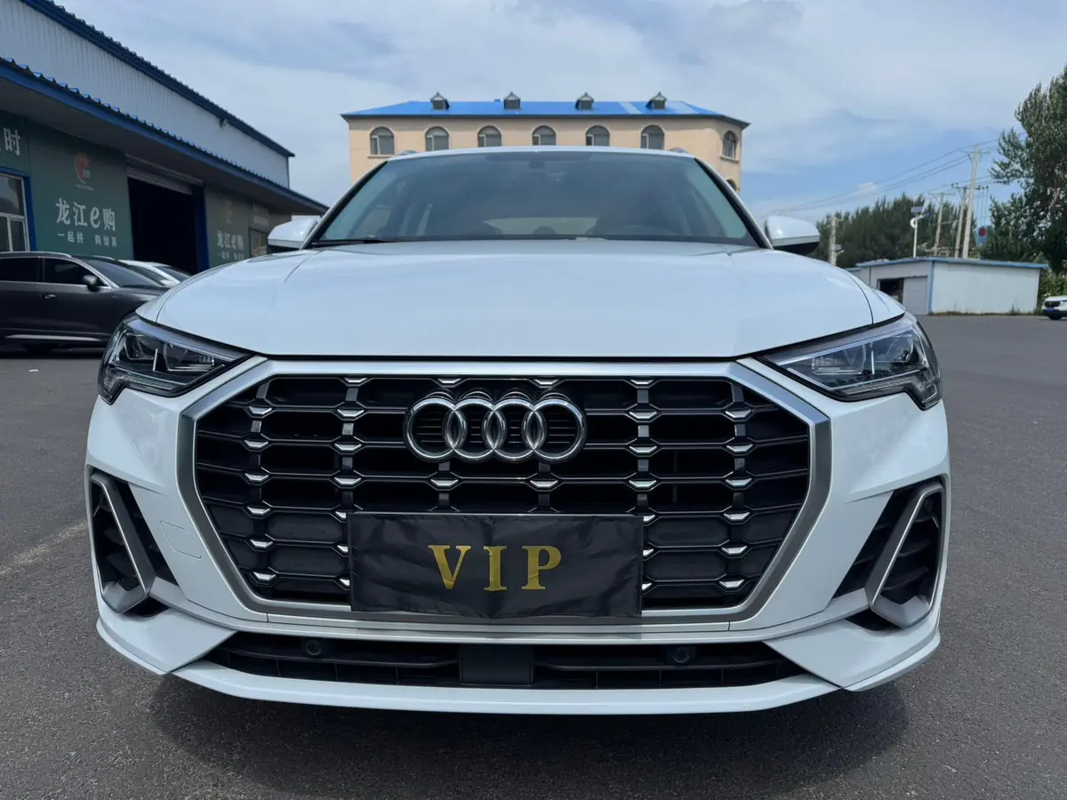 Audi Q3 35 TFSI 2022, Sport