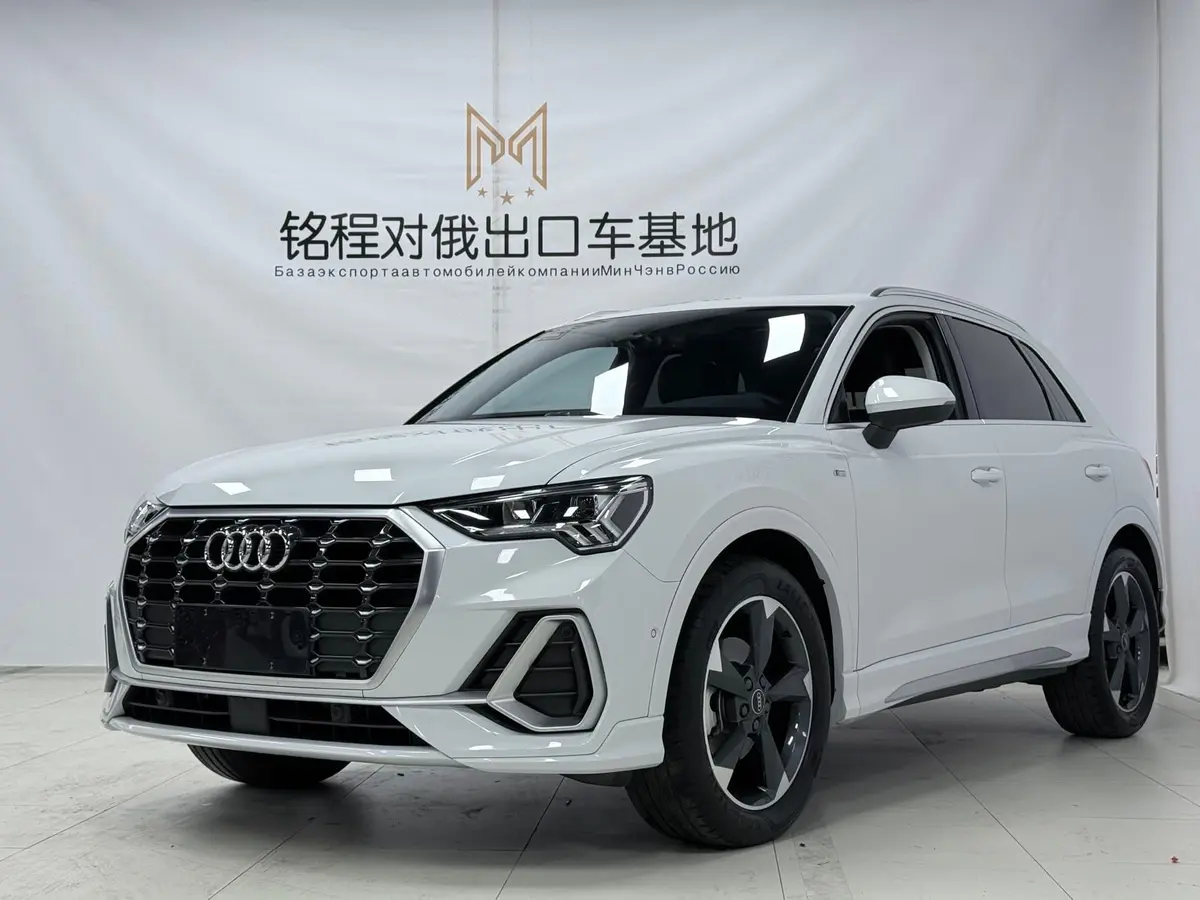 Audi Q3 2022 модельного года, 35 TFSI, комплектация «Спортивная», экологический класс China VI