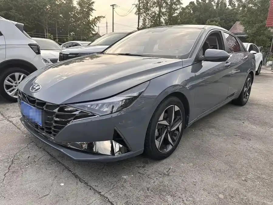 伊兰特 2022款 1.5L CVT LUX尊贵版 1.5L 自动 前置前驱