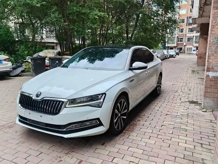 Skoda Superb 2023 TSI280 DSG Prestige Edition 1.4T АКПП Передний привод