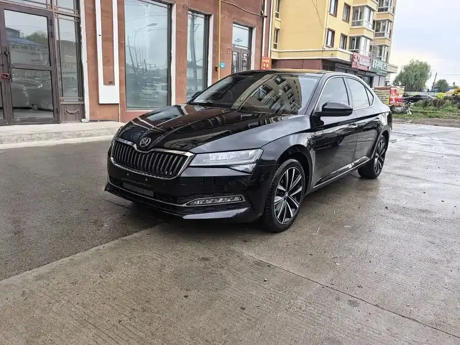 Skoda Superb 2023 Рестайлинг TSI280 DSG Prestige Edition 1.4T АКПП Передний привод