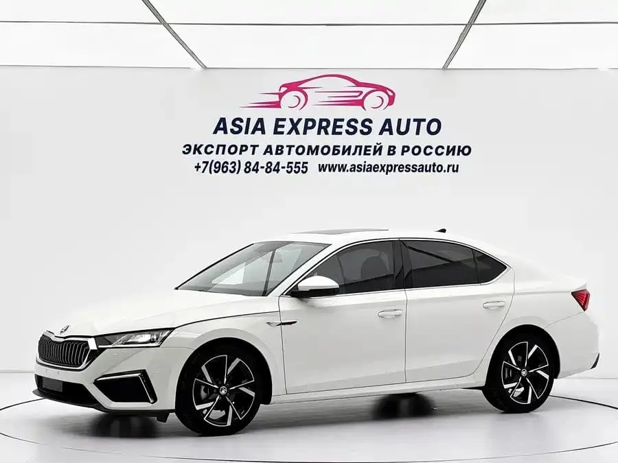 Skoda Octavia PRO 2022 TSI280 Prestige Edition 1.4T АКПП Передний привод