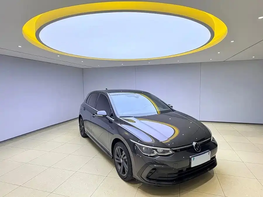 Golf 2021 280TSI DSG R-Line 1.4T АКПП Передний привод