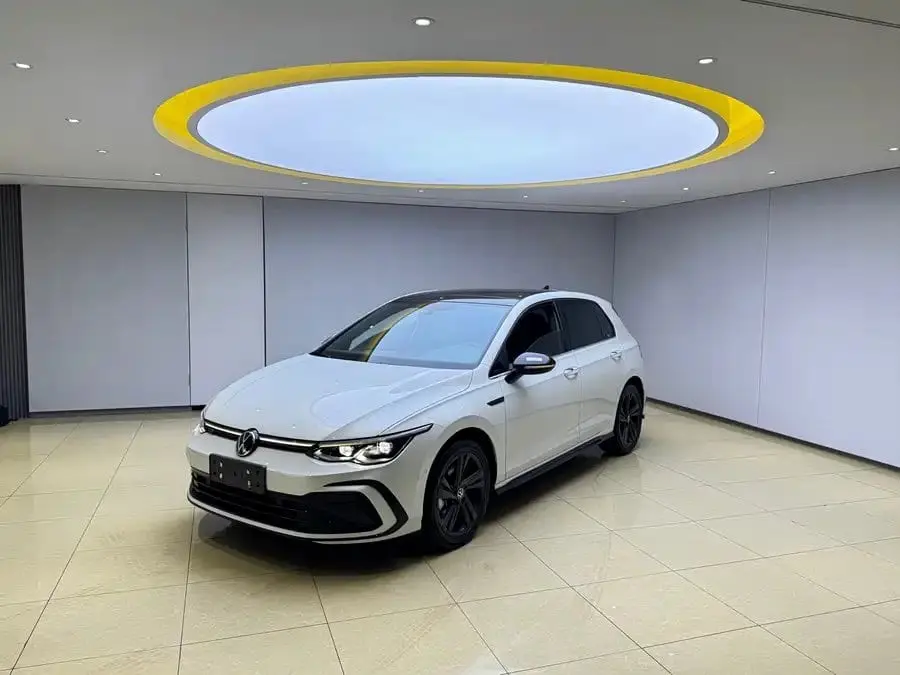 Golf 2023 280TSI DSG R-Line 1.4T АКПП Передний привод