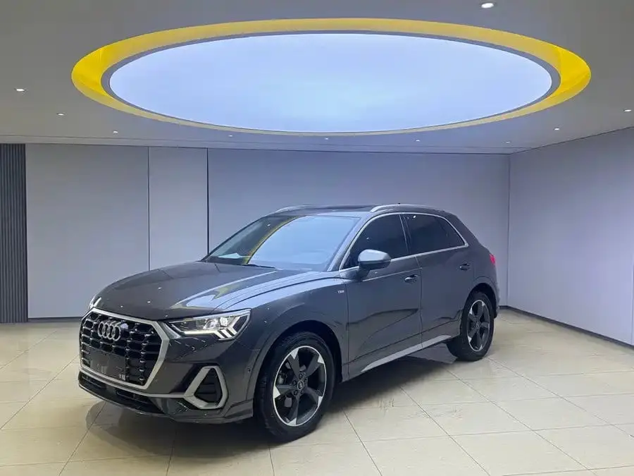 Audi Q3 2022 35 TFSI Dynamic Fashion 1.4T АКПП Передний привод