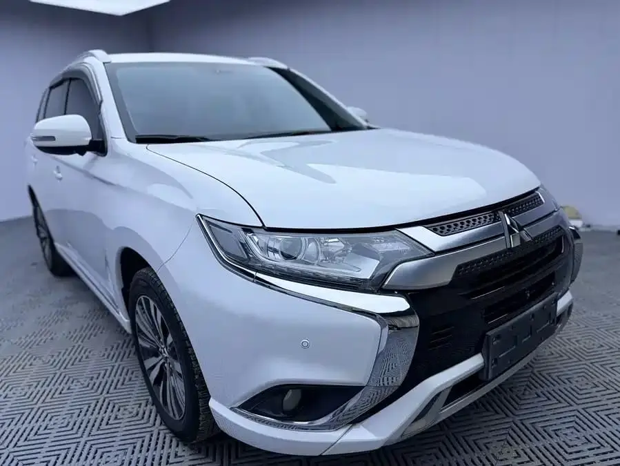Mitsubishi Outlander 2021 Facelift 2.0L 2WD Changxiang 7-Seat Automatic FWD